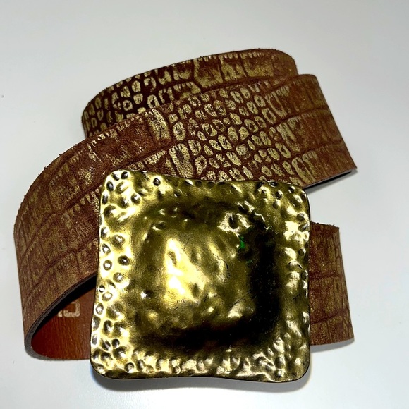 Chicos size small leather / gold tone belt - Picture 1 of 10